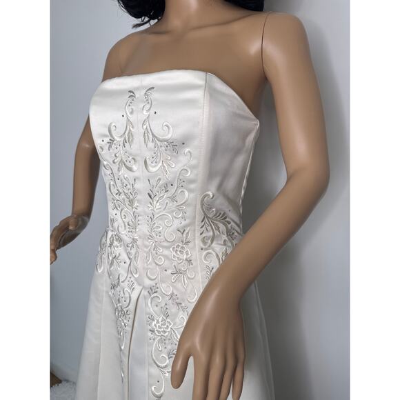 1990s Jessica McClintock Ivory Embroidered Strapless Formal Gown USA made XS - Picture 6 of 16